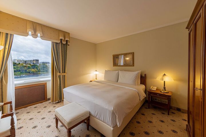 Room 27 of 217