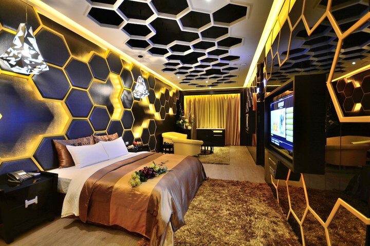 Room 6 of 57