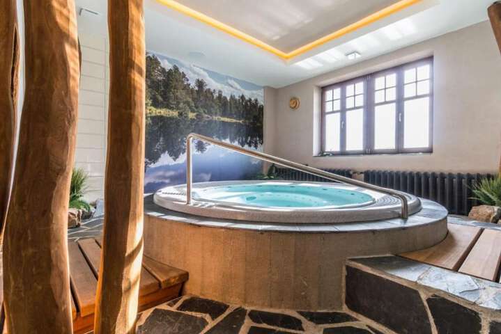 Spa 13 of 42