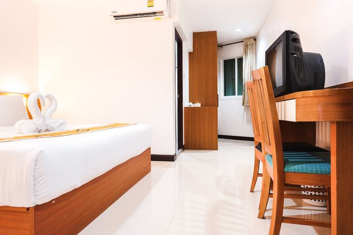 Room 21 of 33