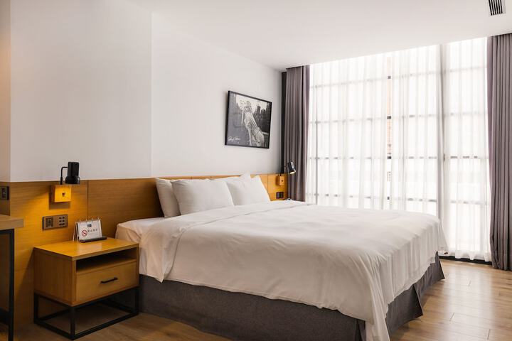 Room 53 of 151