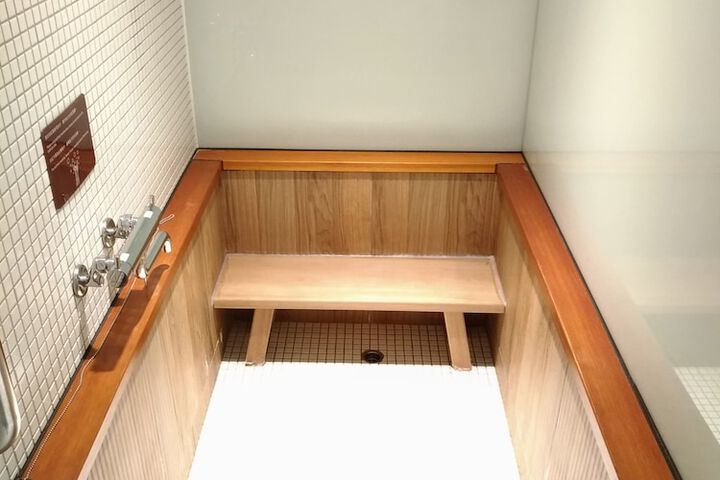Room 48 of 92