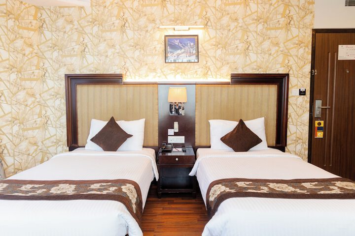 Room 8 of 29