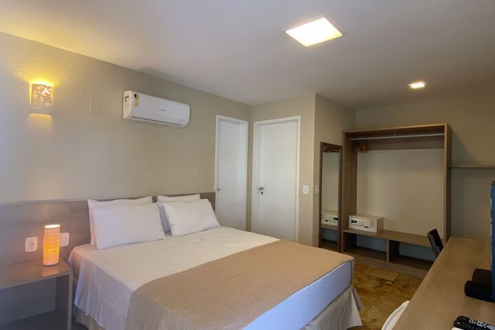 Room 3 of 37