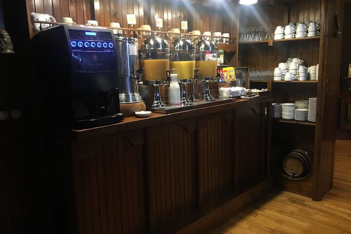 Breakfast area