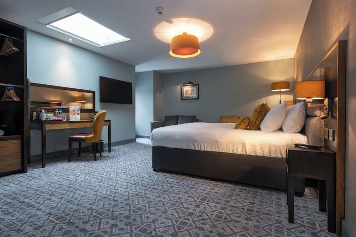 Room 4 of 35