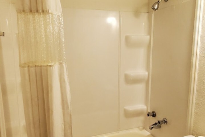 Room 19 of 32