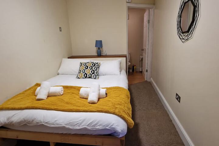 Room 3 of 6