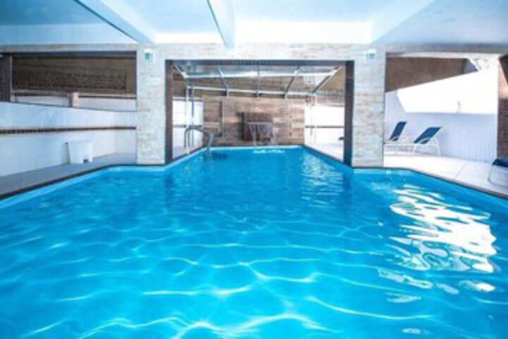 Pool Hotel