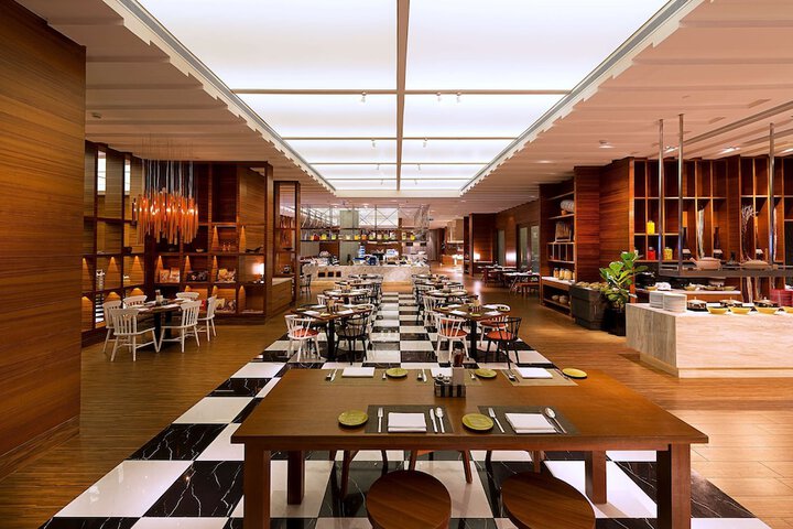 Dining 57 of 100