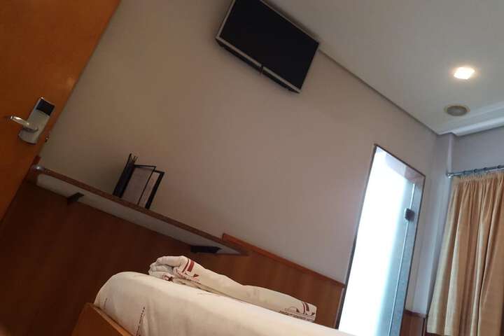 Room 27 of 55