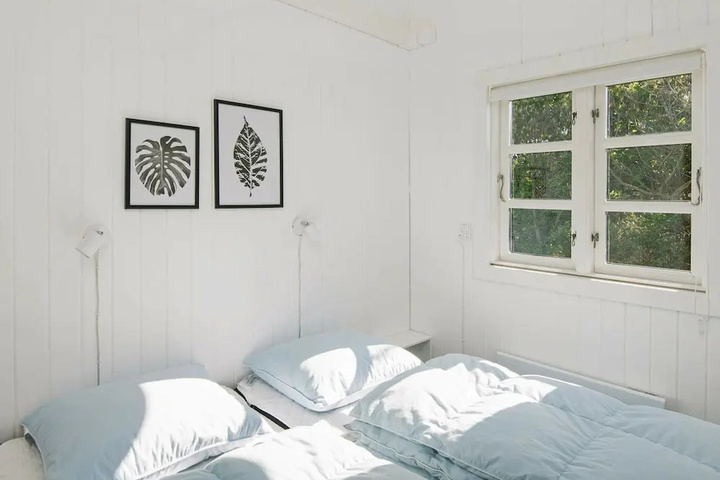 Room 3 of 12