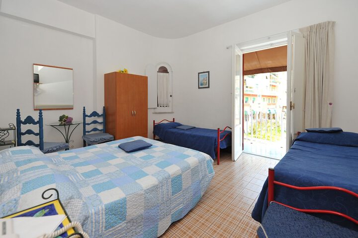 Room 3 of 21