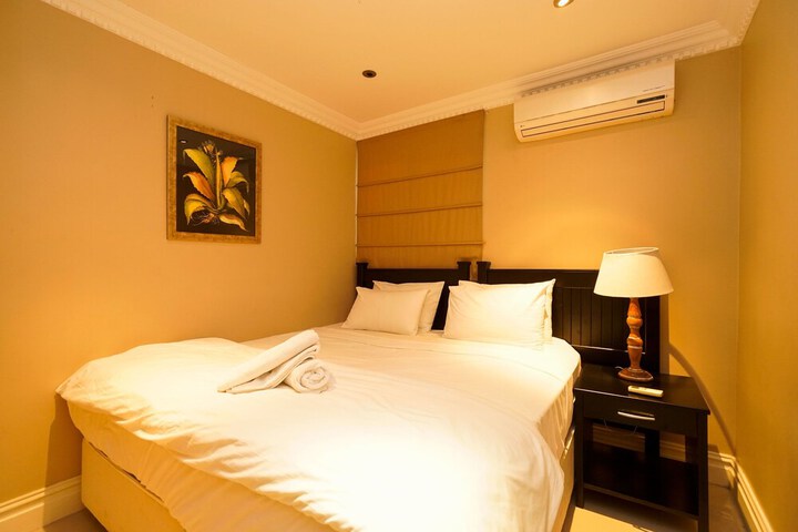 Room 2 of 36