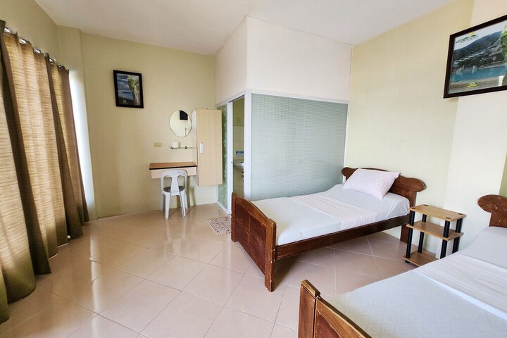 Room 6 of 35