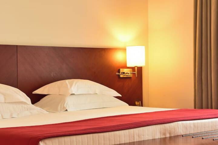Room 3 of 38