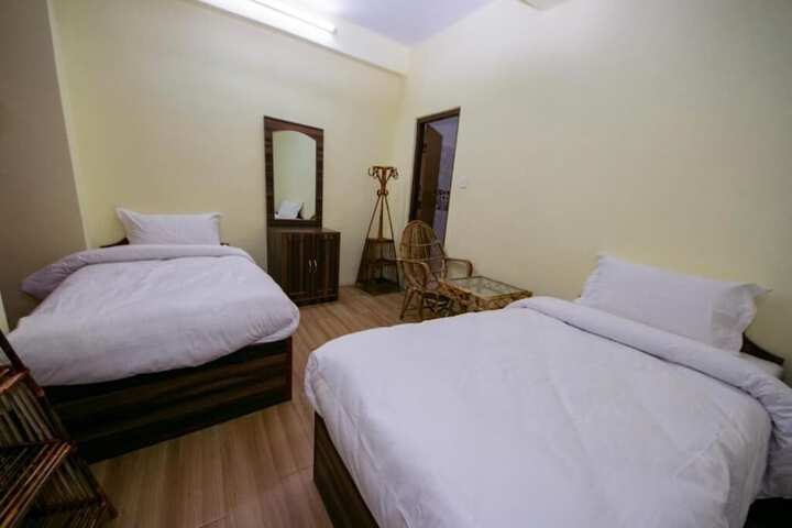 Room 4 of 13