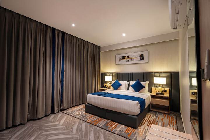 Room 7 of 11