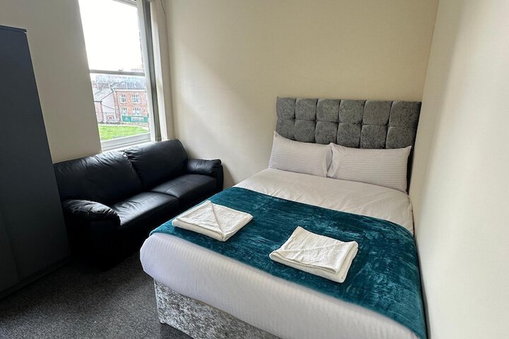 Room 6 of 25