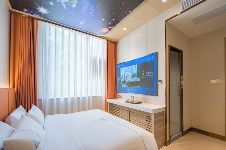 Room 15 of 30