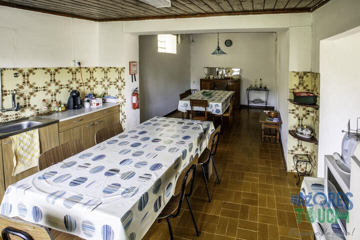 Room 17 of 28