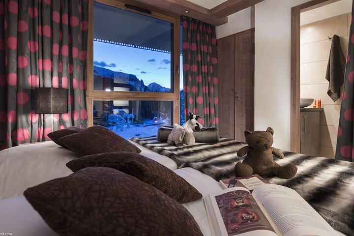 Room 6 of 35