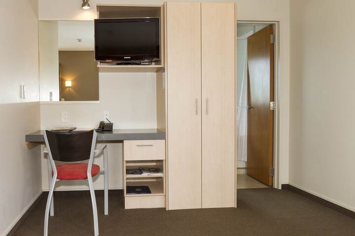 Room 14 of 63