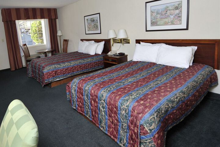 Room 8 of 25