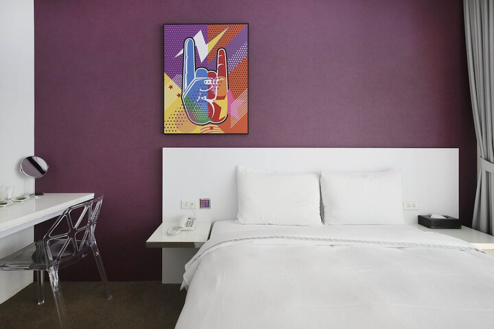 Room 16 of 51
