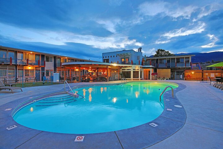 Pool Hotel