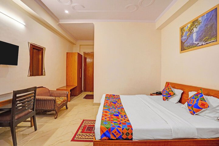 Room 10 of 29