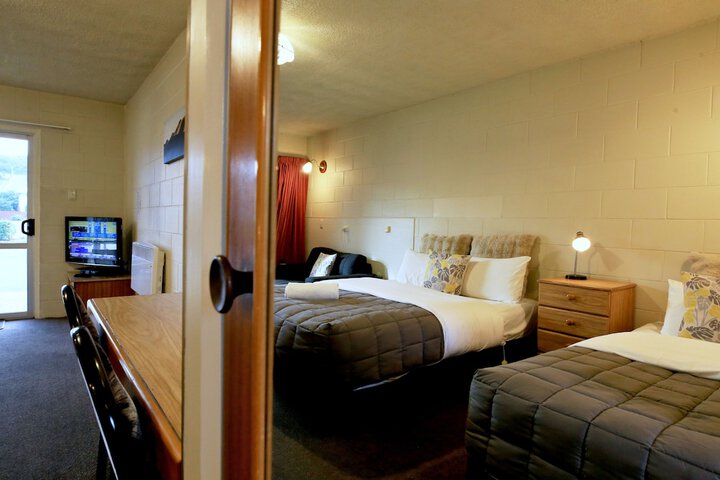 Room 32 of 75
