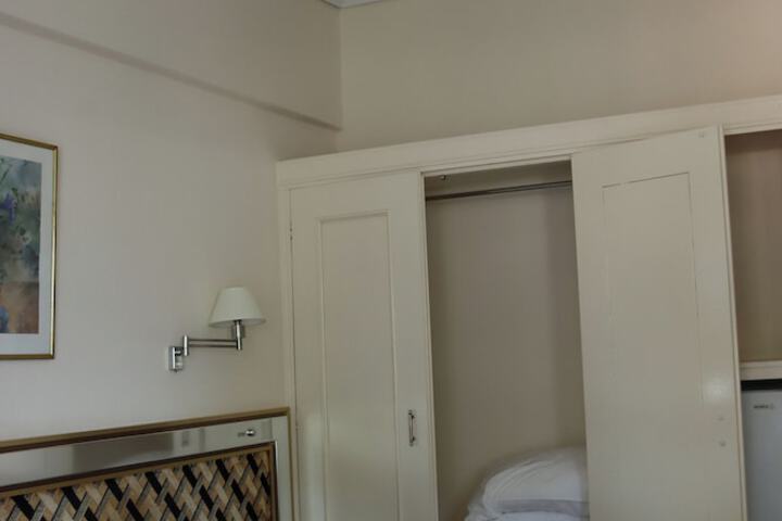 Room 95 of 261