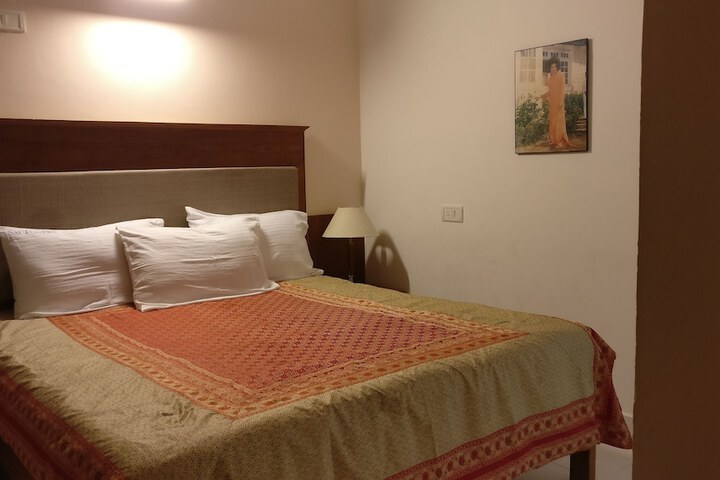 Room 3 of 64