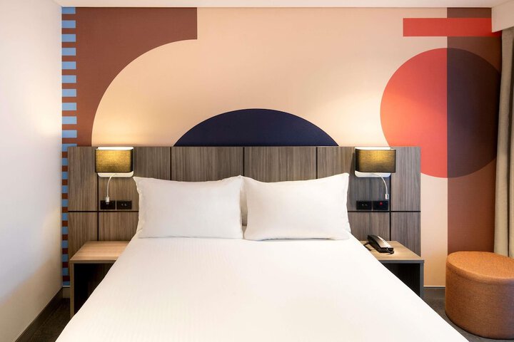 Room 13 of 105