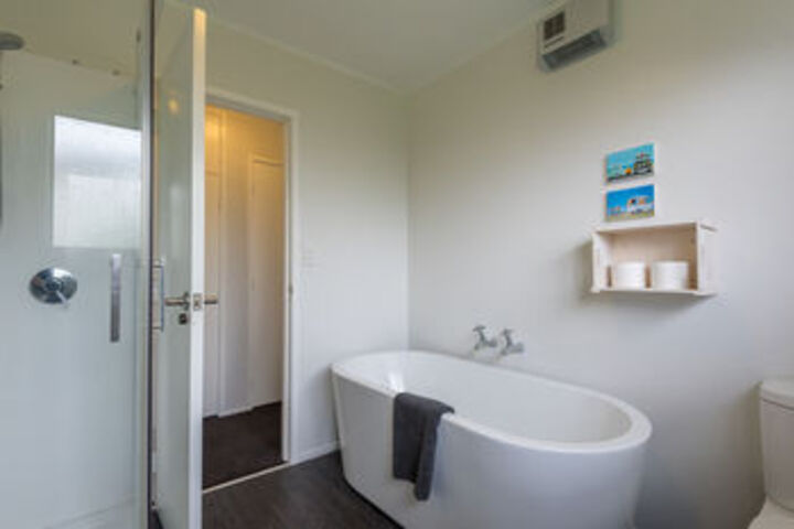 Room 3 of 222