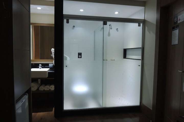 Room 18 of 22