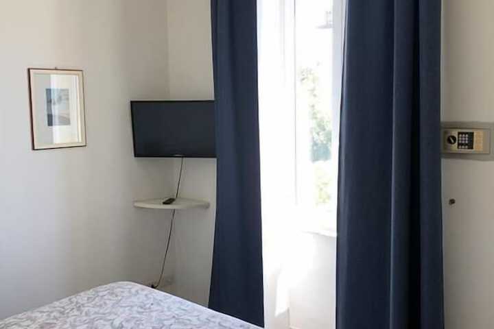Room 8 of 47