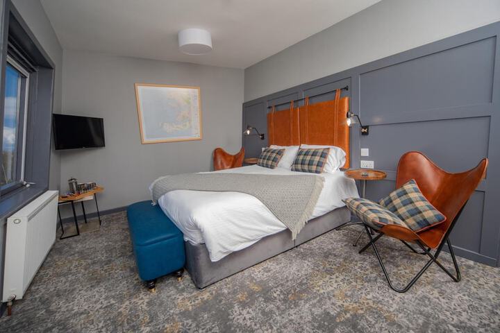 Room 13 of 25