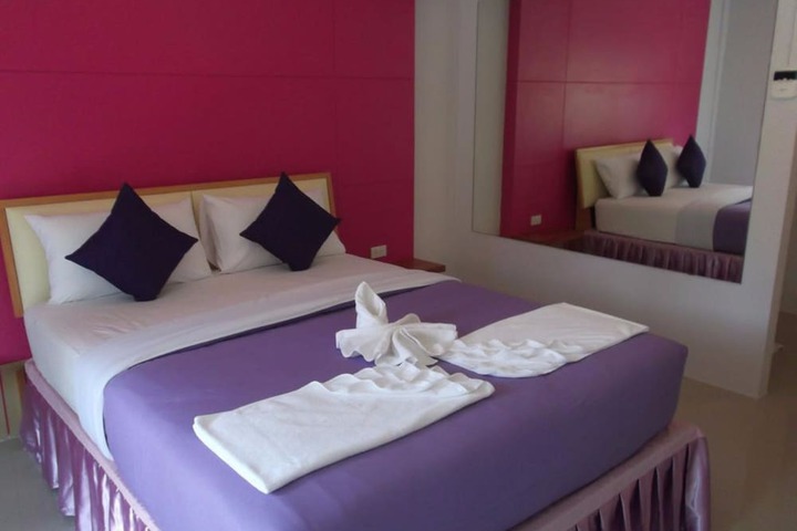 Room 3 of 33