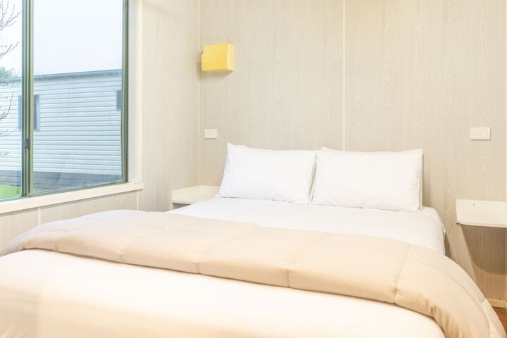 Room 4 of 76