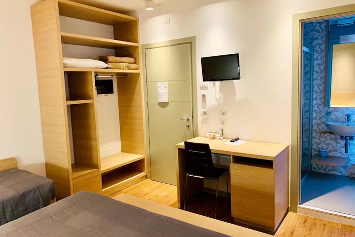 Room 13 of 39