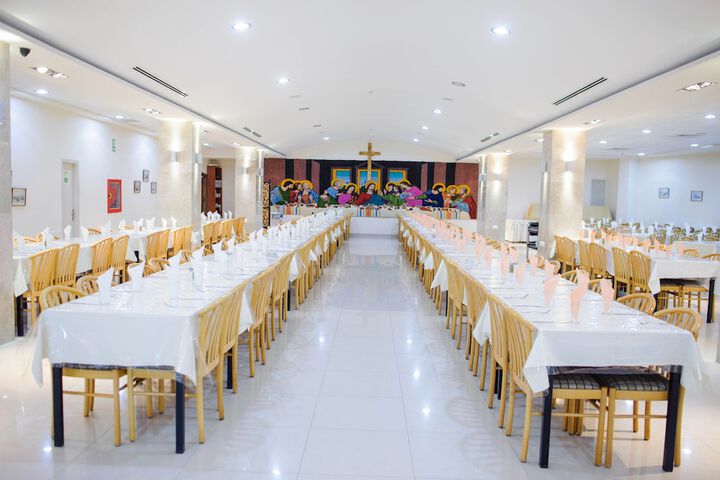 Dining 17 of 29