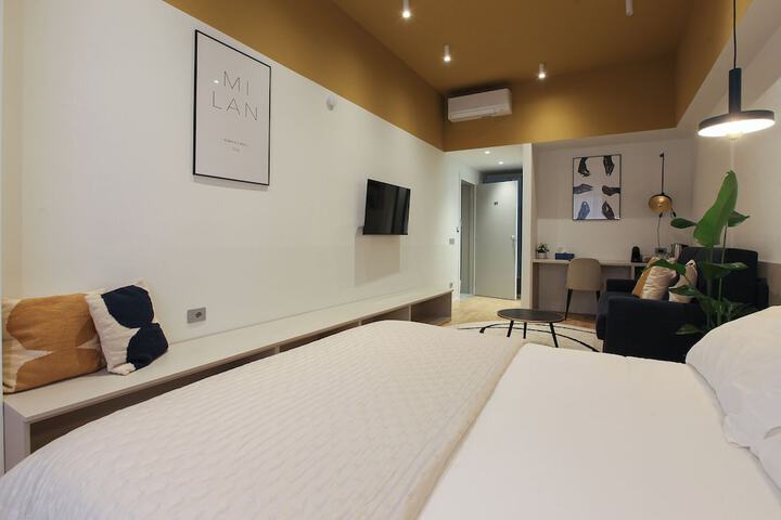 Room 3 of 10