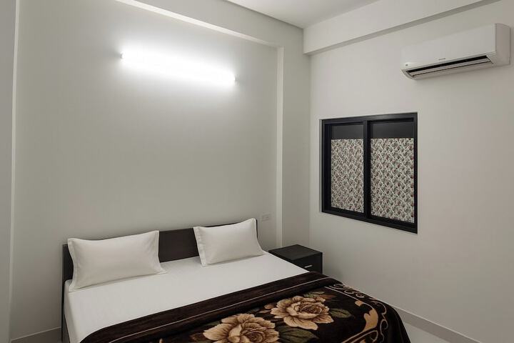 Room 4 of 14
