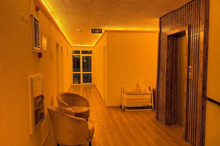 Ballroom/Hall 87 of 107