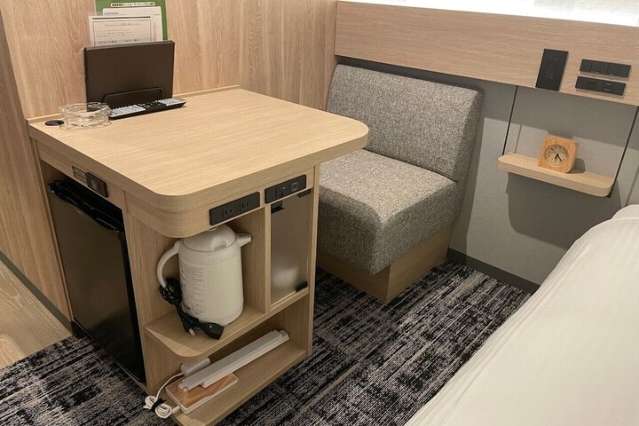 Room 5 of 15