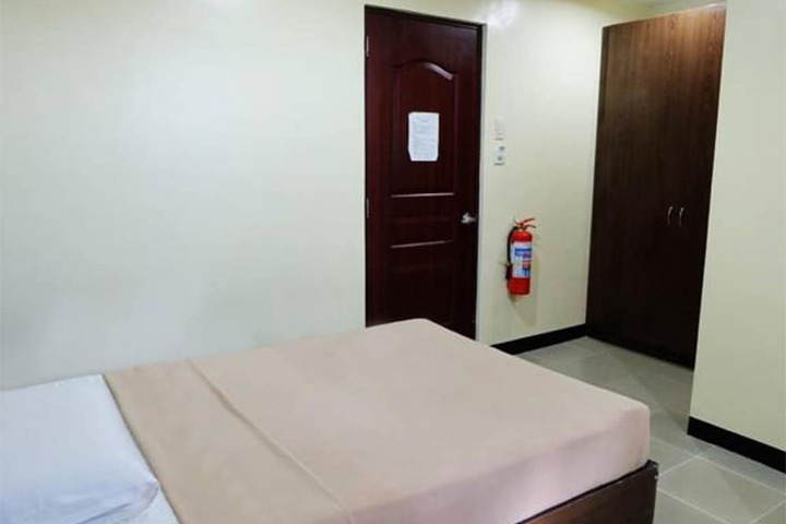 Room 5 of 42