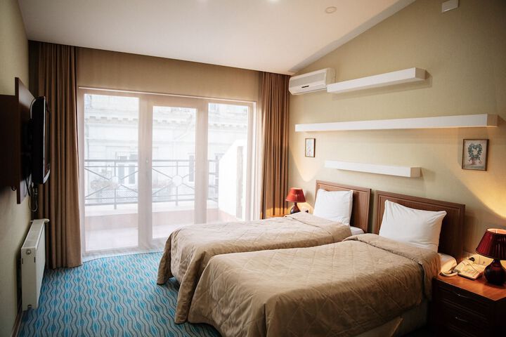 Room 10 of 46