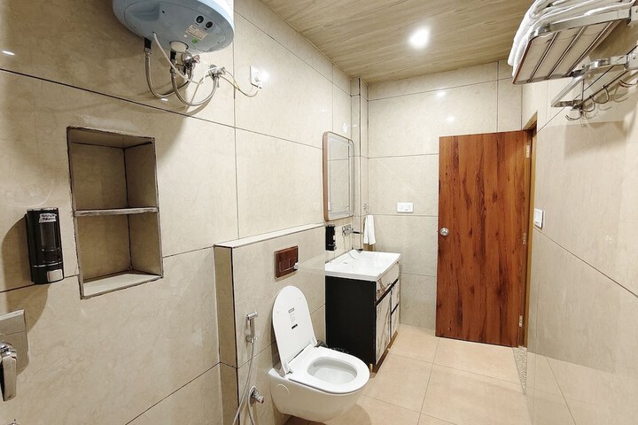 Room 16 of 22
